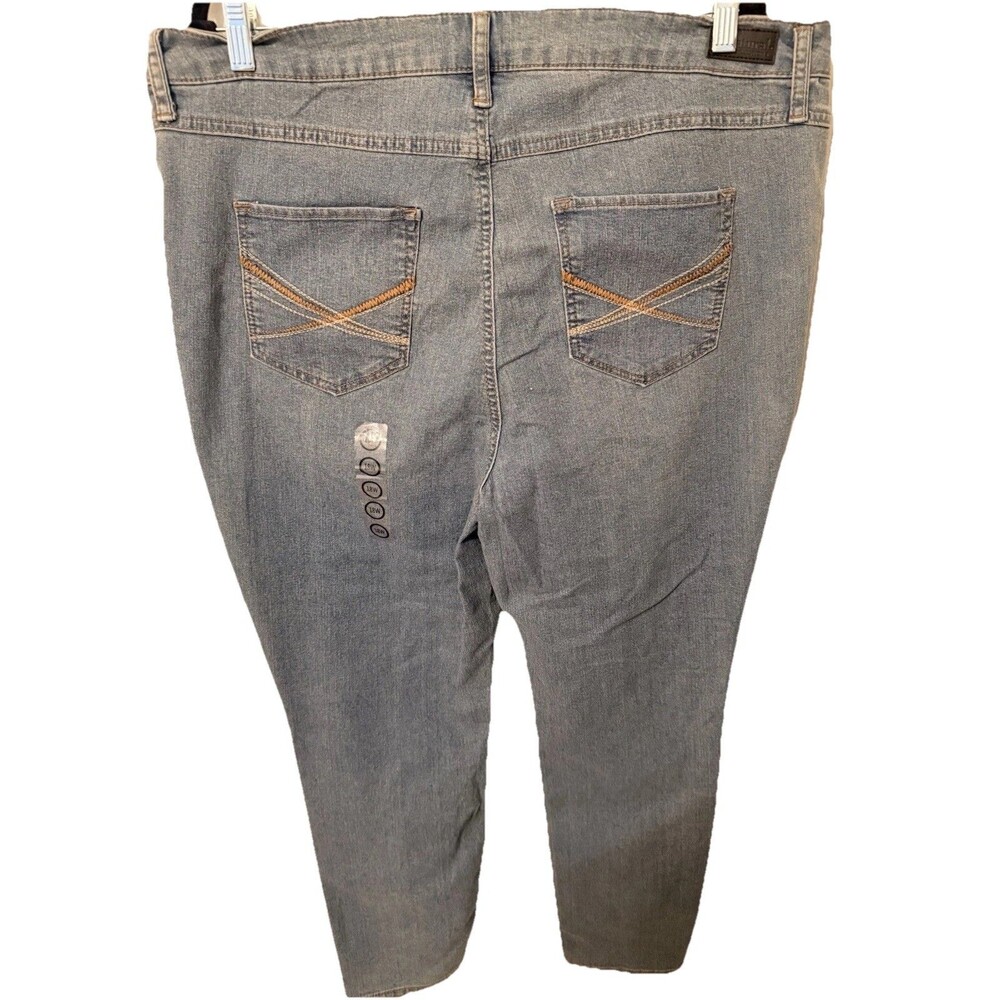 Women’s Size 18W Natural Reflections Straight Leg Jeans NWT